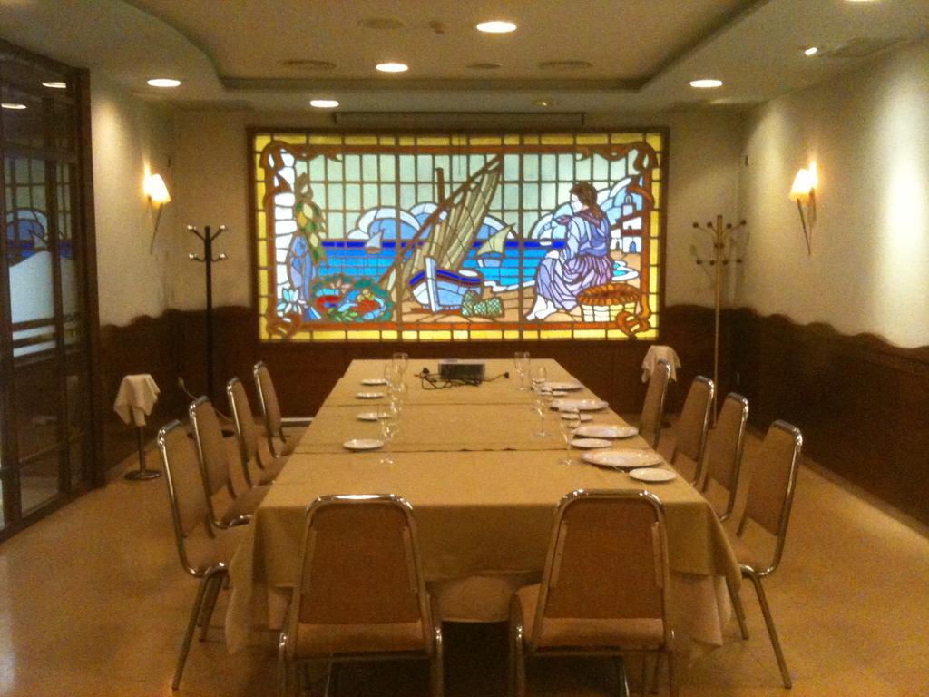Hotel Manel Martorell Buitenkant foto