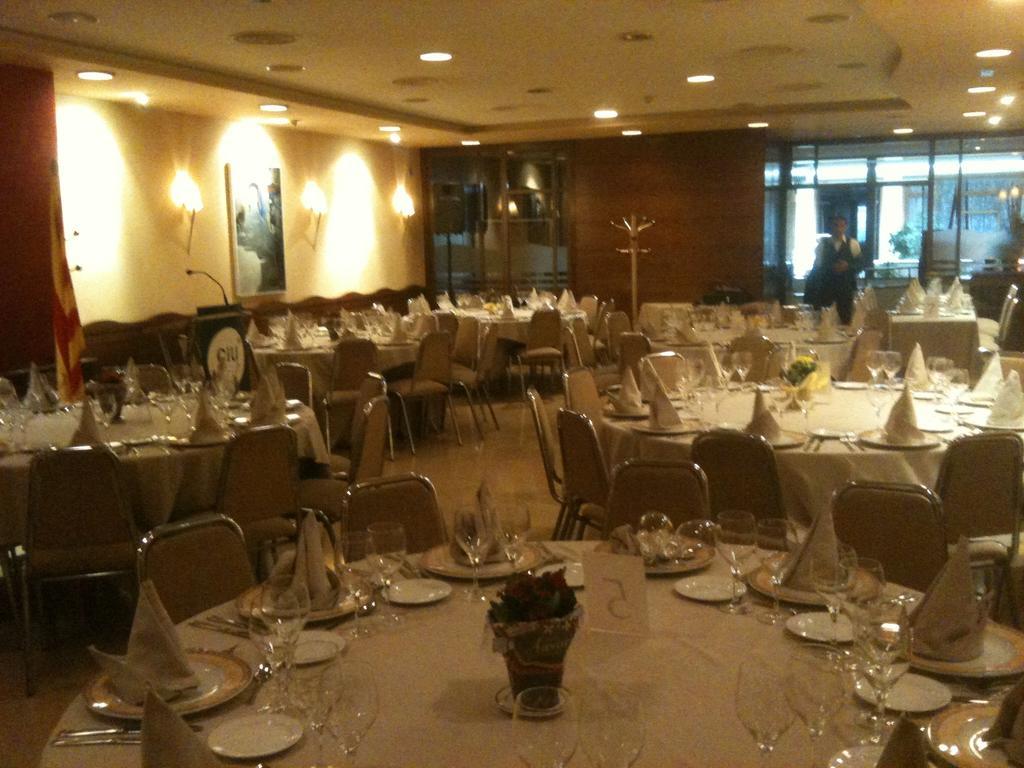 Hotel Manel Martorell Buitenkant foto